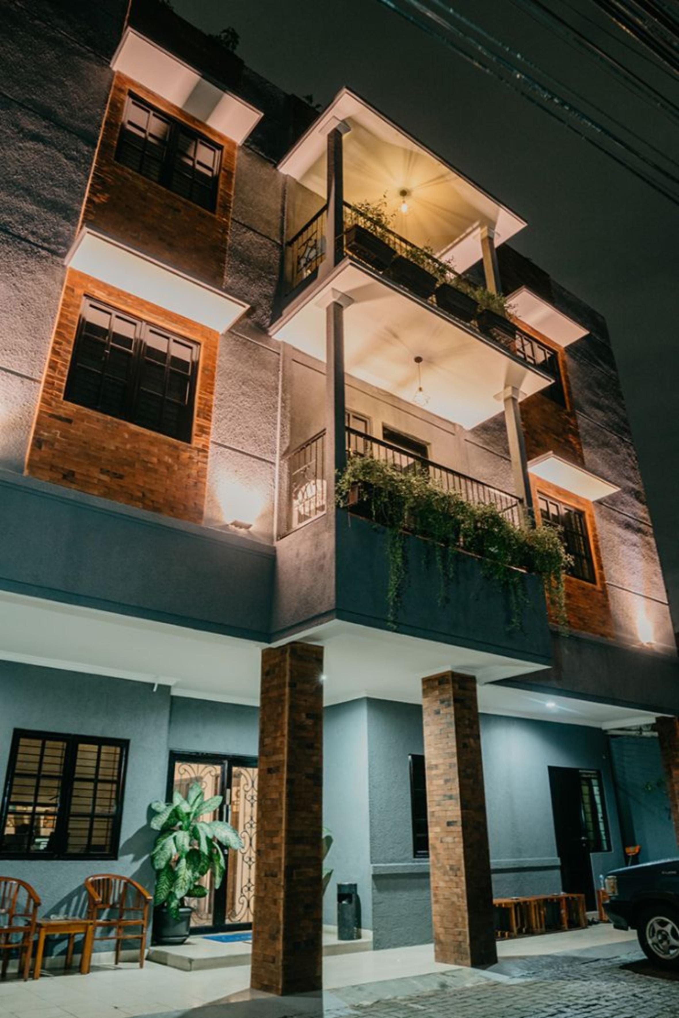 Tuju Abuserin Syariah Jakarta Exterior photo