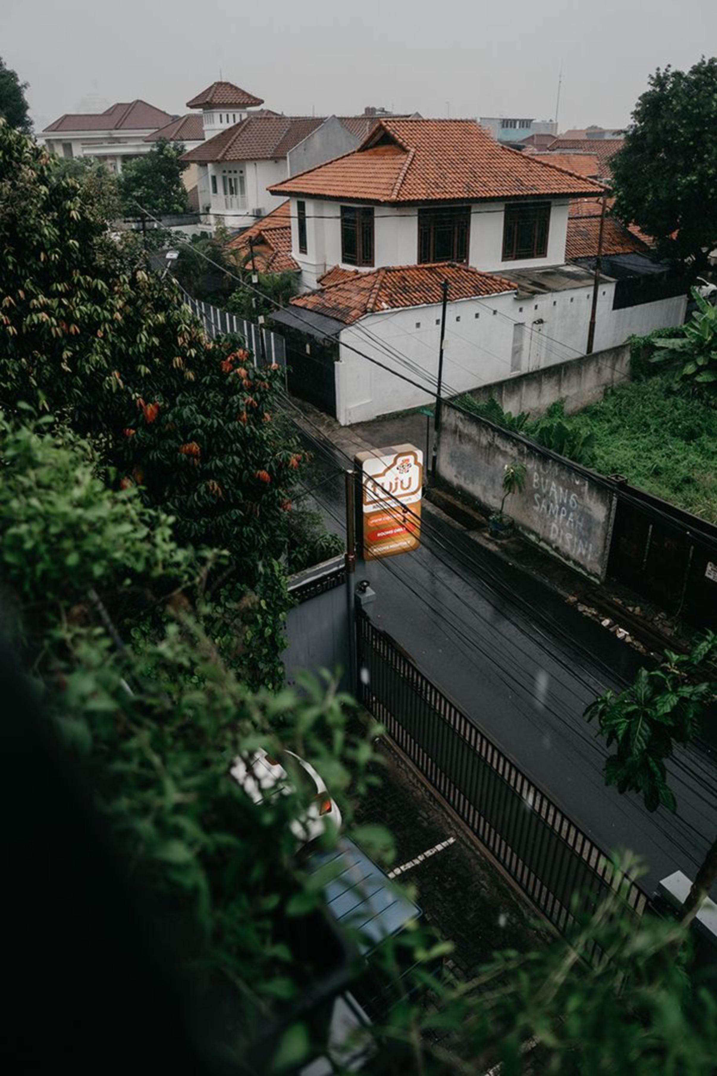 Tuju Abuserin Syariah Jakarta Exterior photo